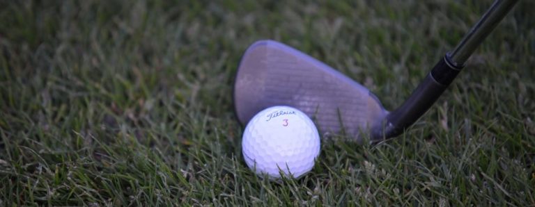 ball schlaegerkopfspitze 768x298 - Differenzielles Lernen im Golf