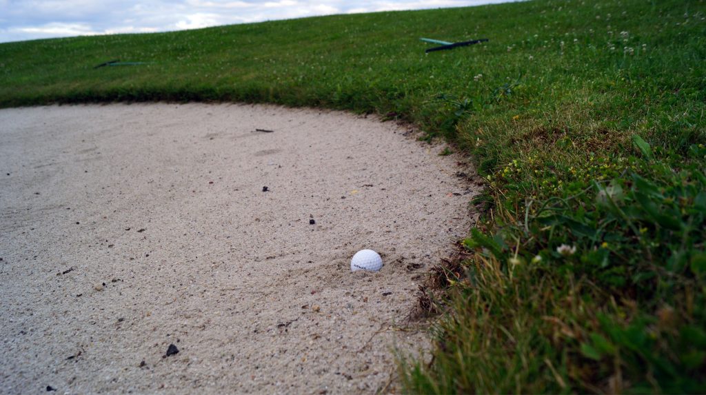 bunker golf 1024x573 bunker golf 1024x573 - Bunker – Technik, Golfregeln und alles Wissenswerte über den Bunkerschlag