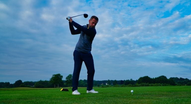 golfschwung golf 768x417 - Drei Drills für bessere Eisenschläge (Teil 3 von 3)