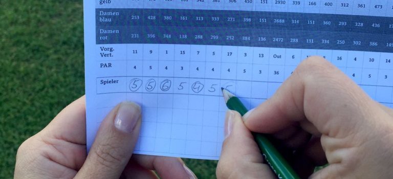 scorekarte turnier 768x350 - Mit einem Tennisball den Golfschwung verbessern