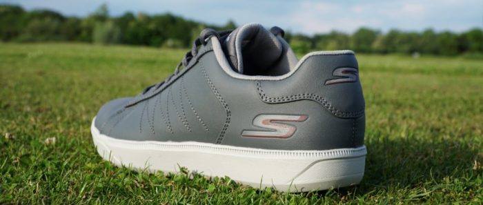 skechers godrive hinten 700x297 skechers godrive hinten 700x297 - Die schönsten Herren-Golfschuhe im Sneaker-Style